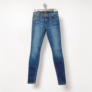 *NWT* Joe's Jeans Winter Prep Casual Chic Mid Rise Skinny Jeans in Cala Wash‎ 26